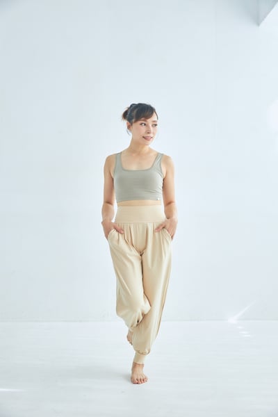 Happy yogi studio 瑜珈側開岔束腳寬褲 奶茶 HYS002BEG7