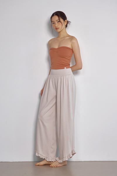 【熱銷】Dhyani 瑜珈花瓣邊闊腿寬褲 椰奶白 CON073CRM3