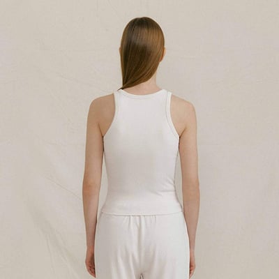 Front2line 瑜珈坑紋層次造型胸墊背心 奶油白 FDWSBT041CRM2