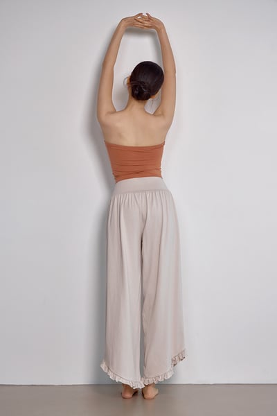 【熱銷】Dhyani 瑜珈花瓣邊闊腿寬褲 椰奶白 CON073CRM5