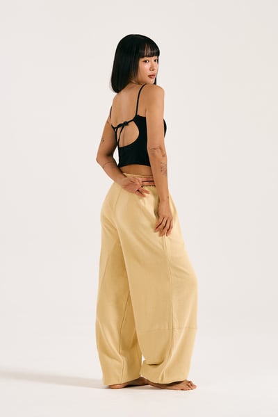 【熱銷】Dhyani 鬆弛隨意瑜珈束腳褲 奶油黃 CON088CRM 男女通穿3