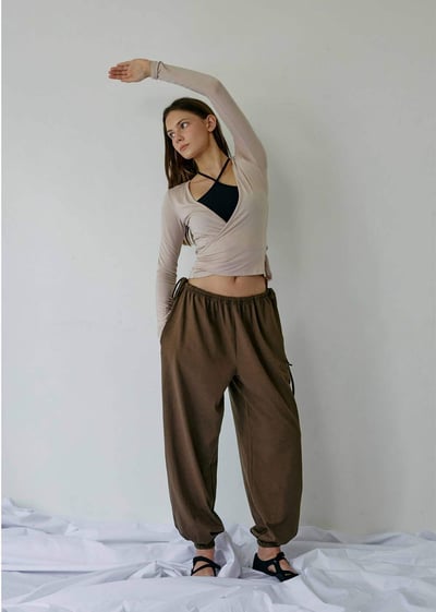 Conchwear 抽繩造型束腳寬褲 深棕 CON134BRN4