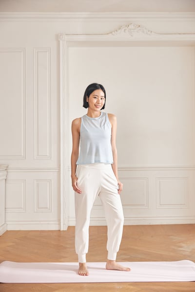 Grandeline 後背開口瑜珈無袖短罩衫 淺藍 NT828BLU4