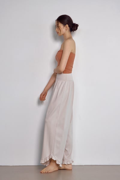 【熱銷】Dhyani 瑜珈花瓣邊闊腿寬褲 椰奶白 CON073CRM4