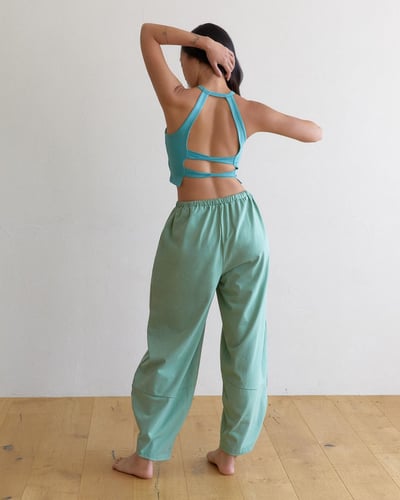 【熱銷】Dhyani 瑜珈鷹姿胸墊背心 長青綠 CON060GRN9