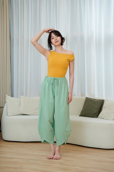 Dhyani 掉肩造型胸墊上衣 深黃色 CON119YEL2