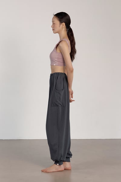 【熱銷】Dhyani 自由體積束腳寬褲 深灰 CON083DGY