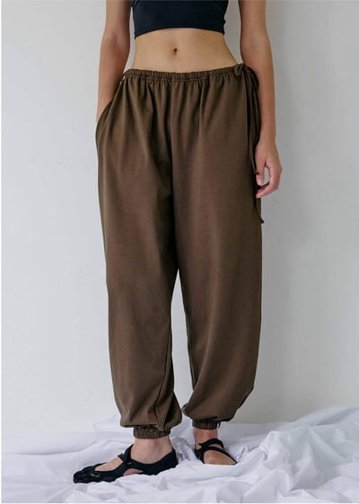 Conchwear 抽繩造型束腳寬褲 深棕 CON134BRN2