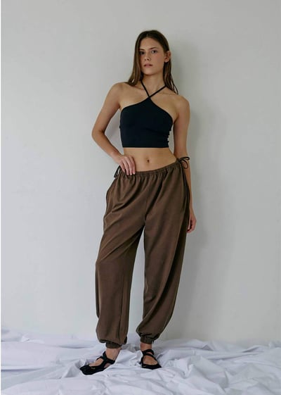 Conchwear 抽繩造型束腳寬褲 深棕 CON134BRN3