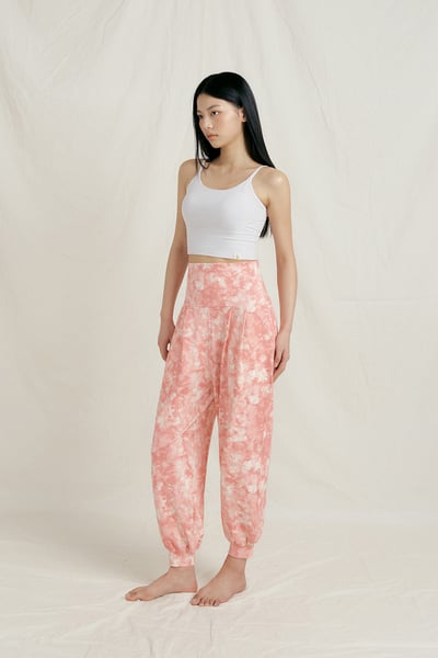 Front2line 輕彈棉 扎染寬鬆束腳褲 粉紅7