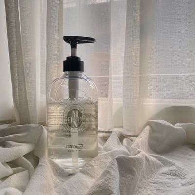 【13生技】木玫瑰水嫩沐浴膠2