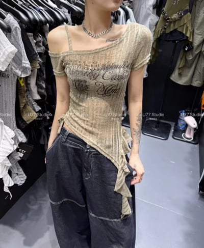 迷人焦點 微透單肩飄帶上衣3