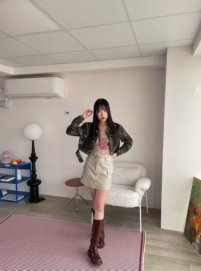 正韓 胭脂花朵繞脖綁帶背心8