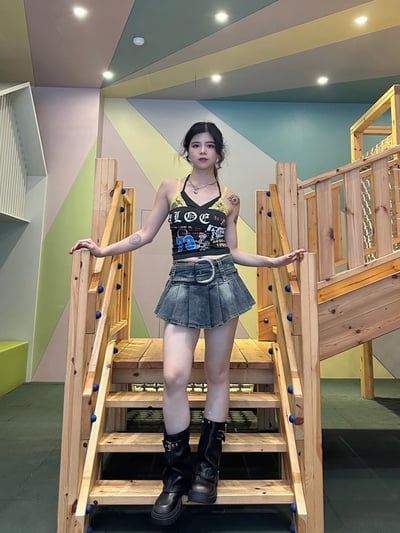 美式塗鴉假兩件式細肩背心3