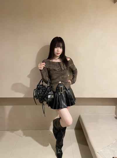 女團百褶皮革短裙9