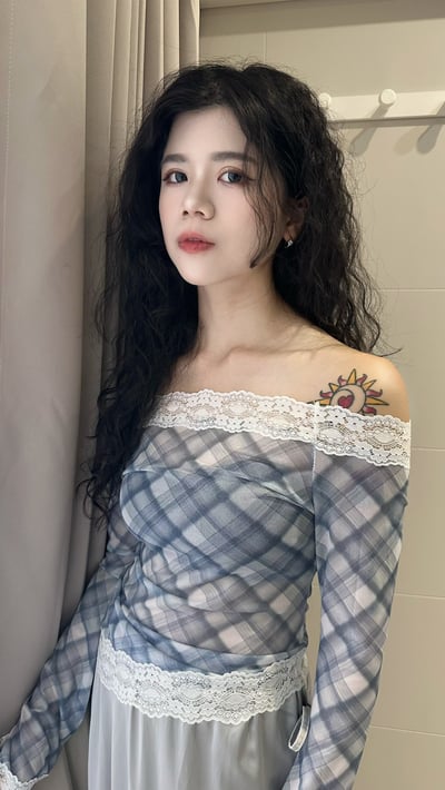 格紋蕾絲一字領透膚上衣6