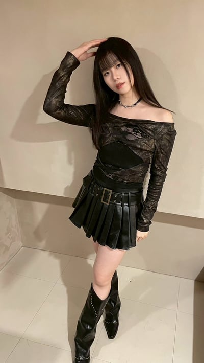 女團百褶皮革短裙8