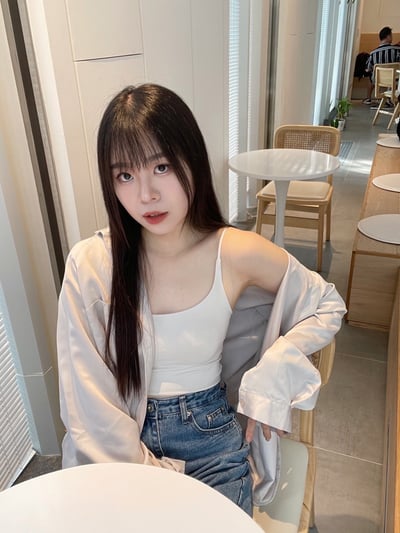 正韓 高級感緞面光澤襯衫9