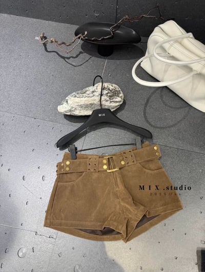 麂皮圓環腰釦短褲15