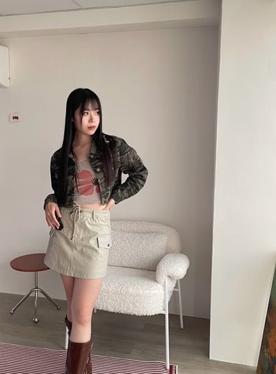 正韓 胭脂花朵繞脖綁帶背心7