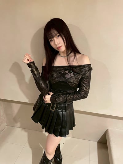 純欲蕾絲拼接長袖上衣1