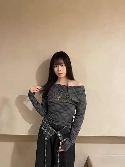 卯釘字母斜肩格紋上衣4