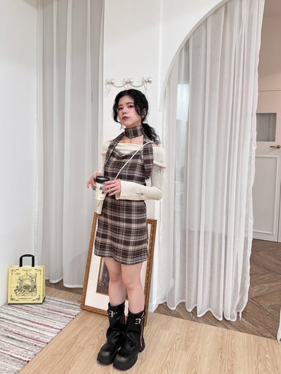 正韓 格紋綁脖吊帶小洋裝1