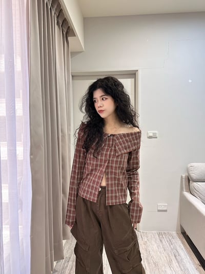 正韓 格子翻領一字領襯衫2