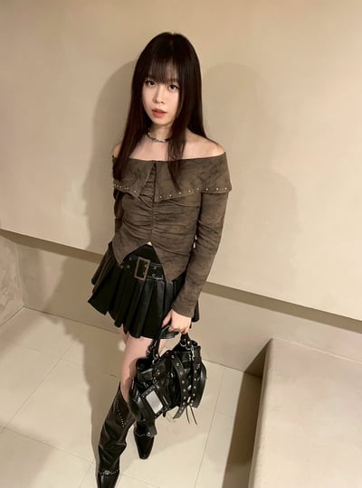 卯釘翻領修身一字領上衣10