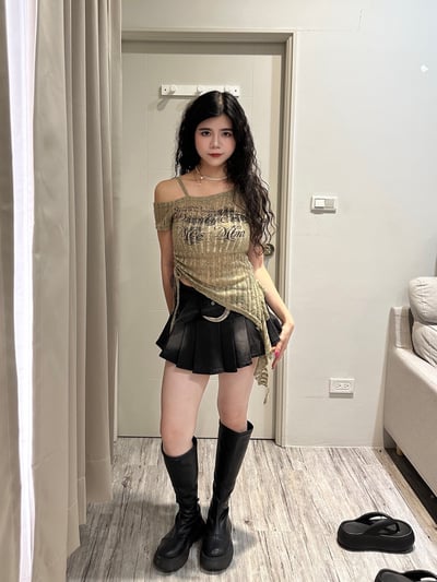 迷人焦點 微透單肩飄帶上衣12