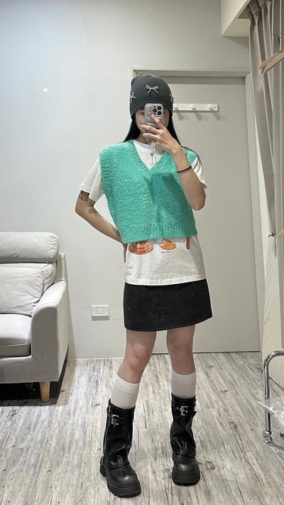 正韓 冰淇淋V領毛茸茸背心3