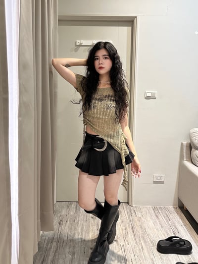 迷人焦點 微透單肩飄帶上衣10