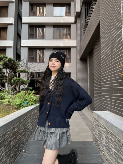 針織麻花厚磅V領開衫1