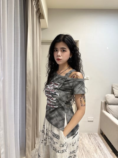 格子塗鴉單肩設計款上衣4