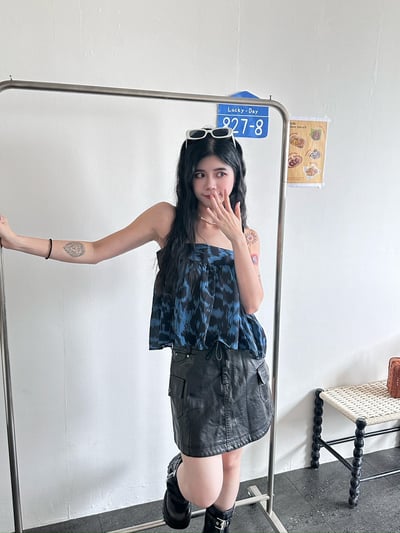 正韓 高級感鬆緊皮裙2