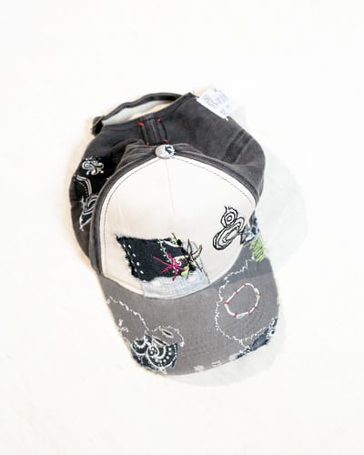 Fragments Caps – UNTITLED / 001 - Handcrafted · 1/16