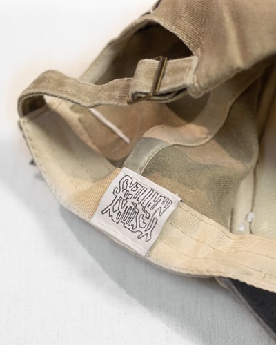 Fragments Caps – UNTITLED / 004 - Handcrafted · 1/13