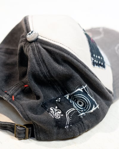 Fragments Caps – UNTITLED / 001 - Handcrafted · 1/14