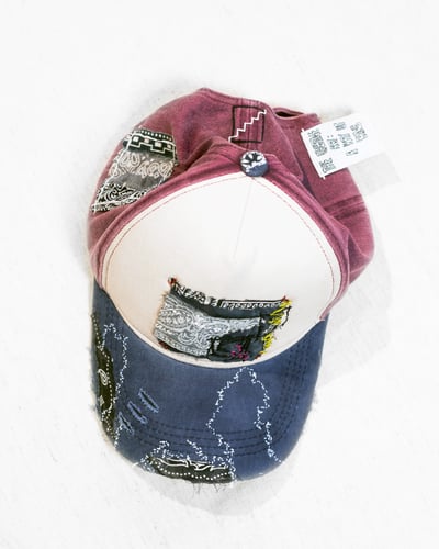 Fragments Caps – UNTITLED / 002 - Handcrafted · 1/15