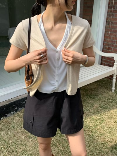 早鳥價開團中！《v家》假兩件繞脖造型上衣5