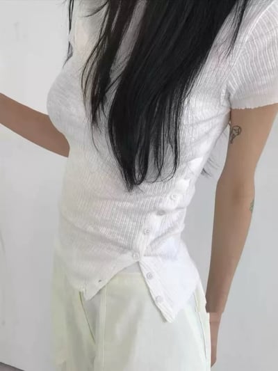 W7成團！《夏日單品》側開釦顯身材短T2