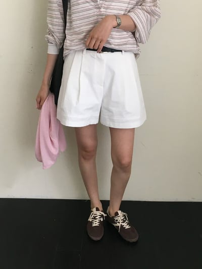 早鳥價開團中！《v家》顯瘦皺褶寬褲管短褲16