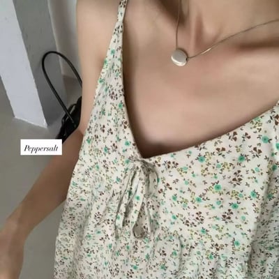 早鳥價開團中！《小資湊免運》碎花可調節細肩背心5