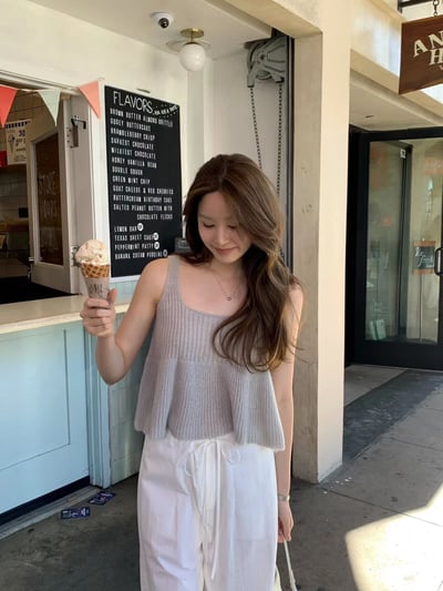 W5成團！《ounce》U領針織背心6