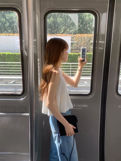 W5成團！《ounce》U領針織背心24