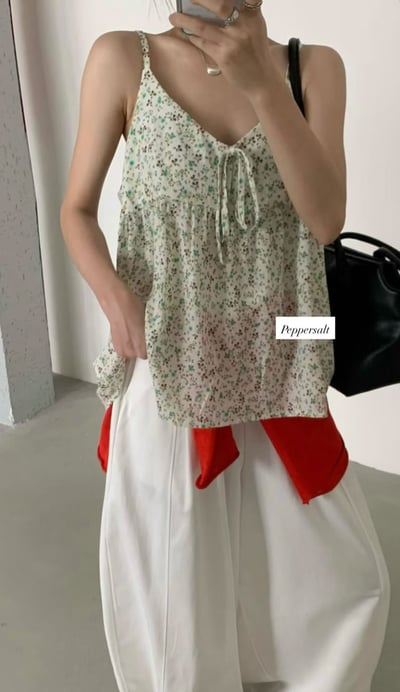 早鳥價開團中！《小資湊免運》碎花可調節細肩背心7