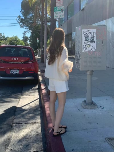 開團中早鳥價！《ounce》奶昔白杏拉鍊jumper5