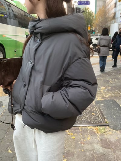 奶茶現貨！咖色特價預購！《簡約好看》帽子可拆羽絨外套23