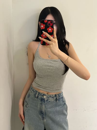 W6成團！《bra top專家》細肩帶素色bra top3