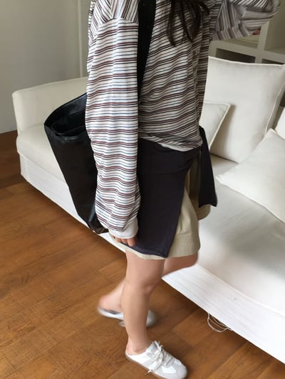 差一成團！《v家》超薄款條紋排扣罩衫22